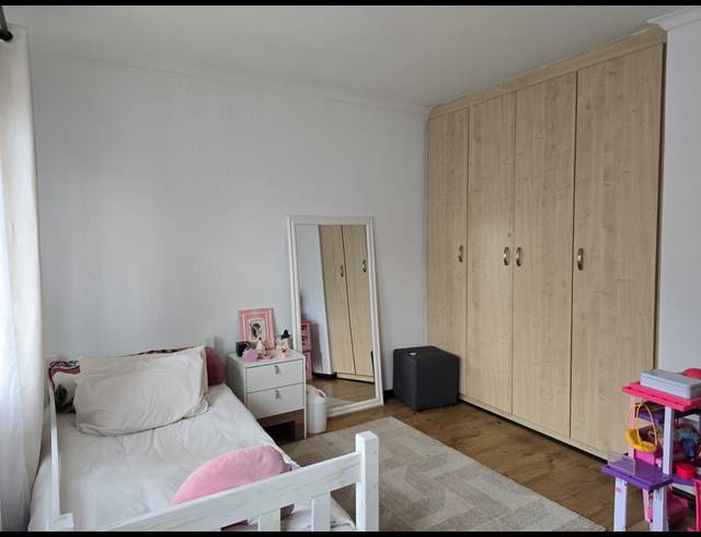 5 BEDROOM HOUSE TO LET IN ERAND GARDENS